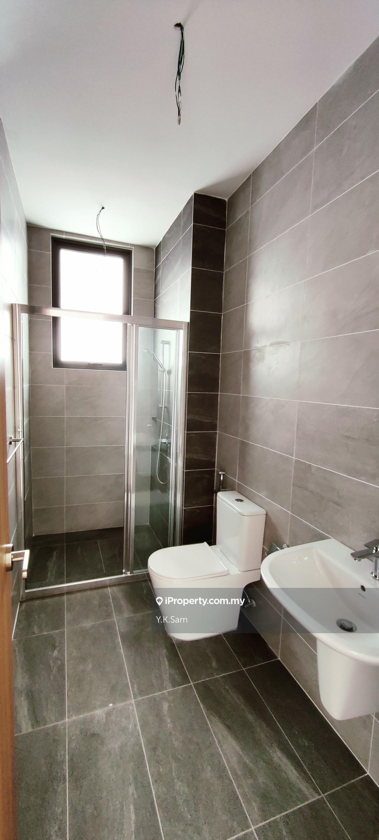 Rumah Berangkai 3 Tingkat untuk Dijual di Taman Puchong Legenda, Puchong oleh Y.K.Sam - iProperty.com.my