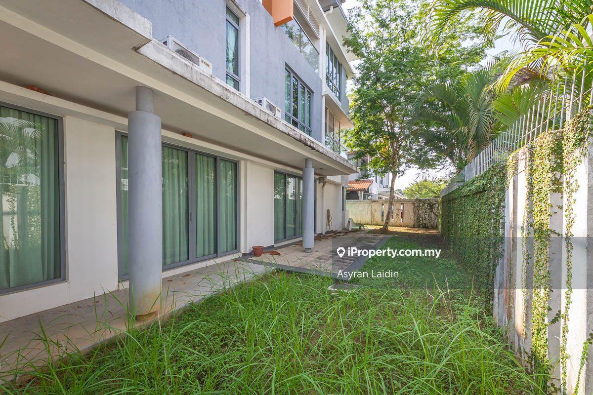 Semi-Detached House for Sale in 2.5sty Renovated Semi D Lakehill Villa, Bangi by Asyran Laidin - iProperty.com.my