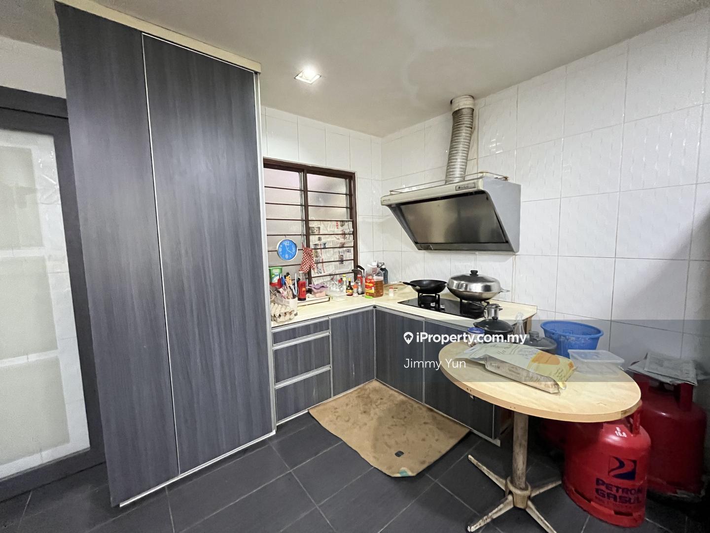 Rumah Berangkai 2.5 Tingkat untuk Dijual di Taman Bukit Serdang, Seri Kembangan oleh Jimmy Yun - iProperty.com.my