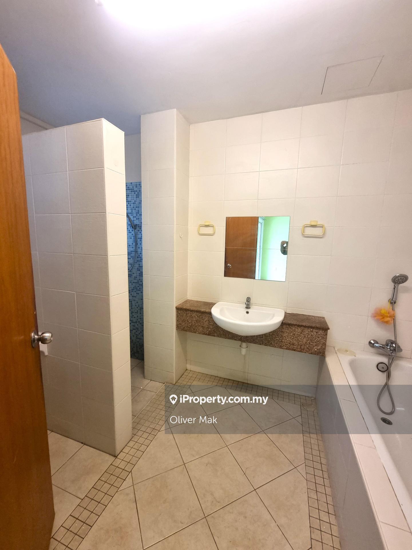 Rumah Berangkai 3 Tingkat untuk Dijual di Bukit Jalil, Kuala Lumpur oleh Oliver Mak - iProperty.com.my