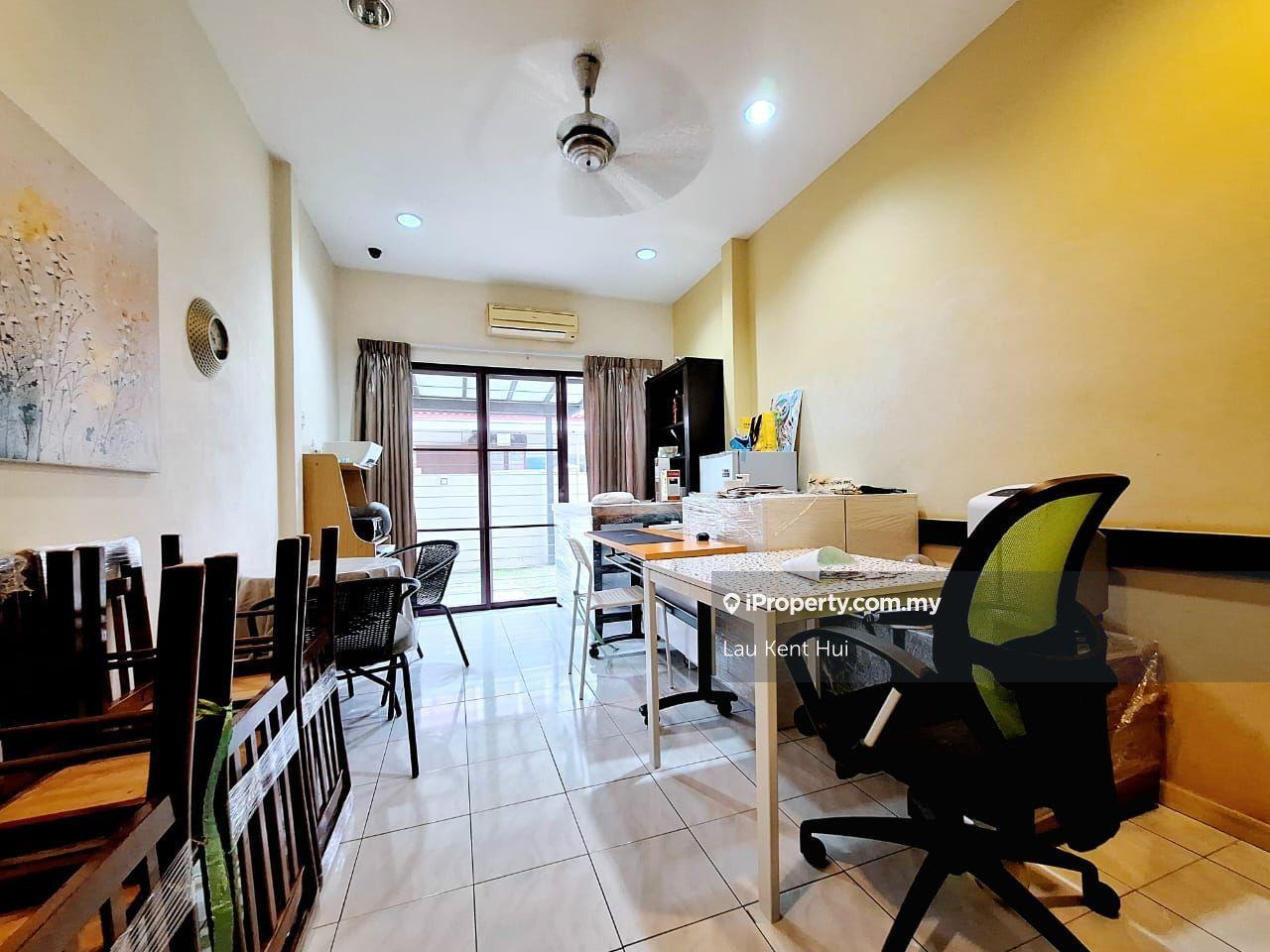 Rumah Berkembar untuk Dijual di Taman Lestari Perdana, Seri Kembangan oleh Lau Kent Hui - iProperty.com.my