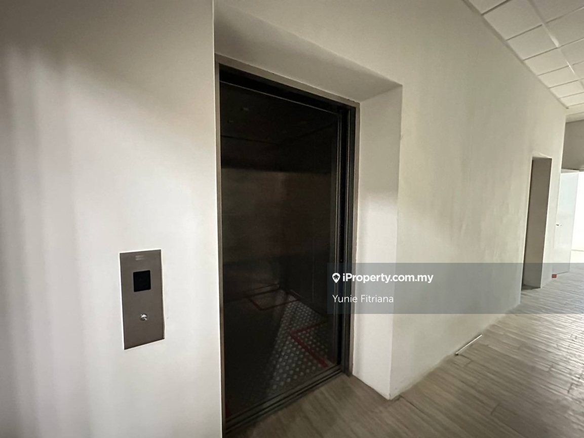 Semi-D Komersial untuk Dijual di Temasya Glenmarie, Glenmarie oleh Yunie Fitriana - iProperty.com.my