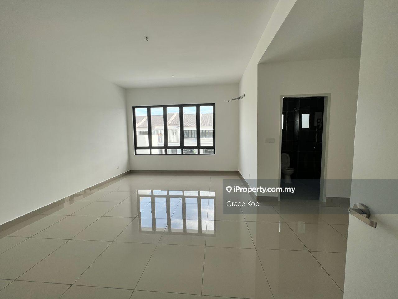 Rumah Berangkai 2 Tingkat untuk Dijual di Sejati Lakeside Residence Phase 1, Cyberjaya oleh Grace Koo - iProperty.com.my