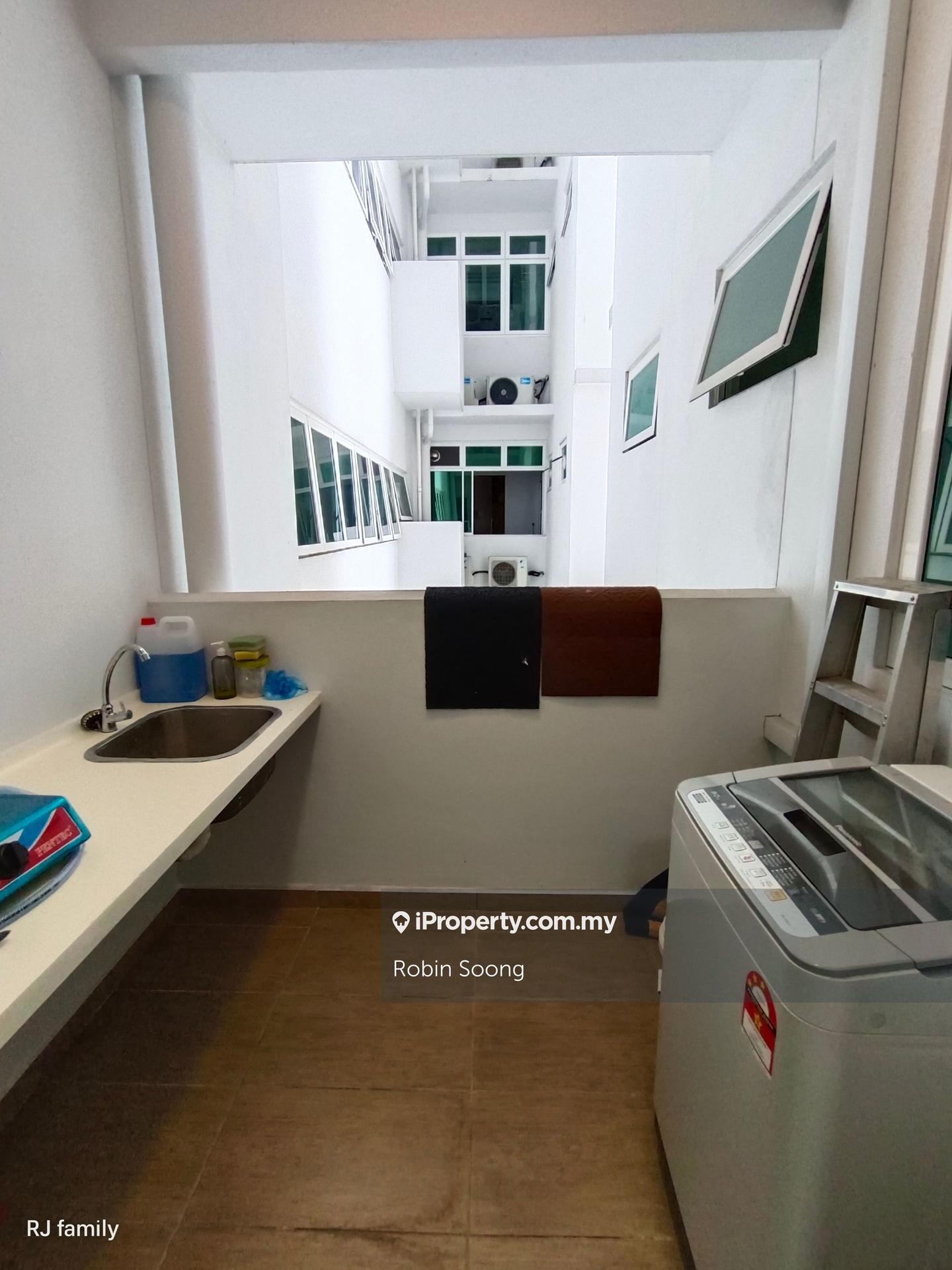 Service Residence for Sale in Parkland Residence by Robin Soong - iProperty.com.my