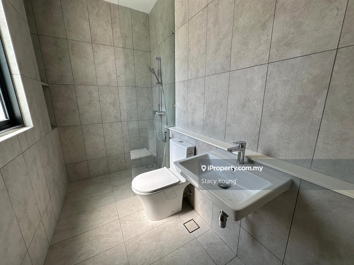 Banglo untuk Dijual di Sungai Long, Bandar Sungai Long oleh Stacy Young - iProperty.com.my