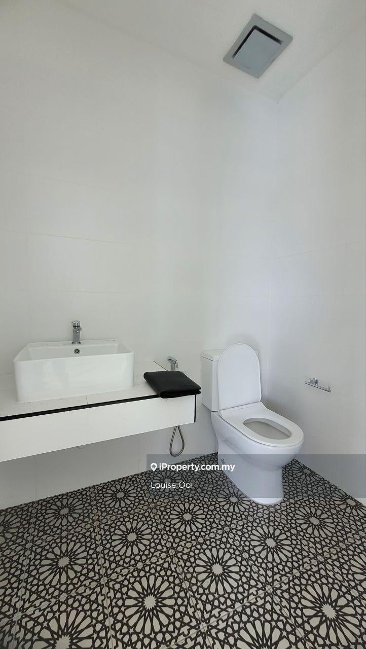 Bungalow House for Sale in Bandar Puncak Alam, Puncak Alam by Louise Ooi - iProperty.com.my