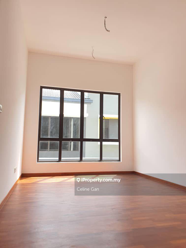 Rumah Berkembar untuk Dijual di Setia Utama 4, Bywater Doshia Semi-D, Setia Alam oleh Celine Gan - iProperty.com.my