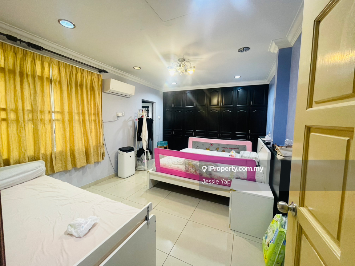 Semi-Detached House for Sale in Taman Bukit Serdang, Seri Kembangan by Jessie Yap - iProperty.com.my