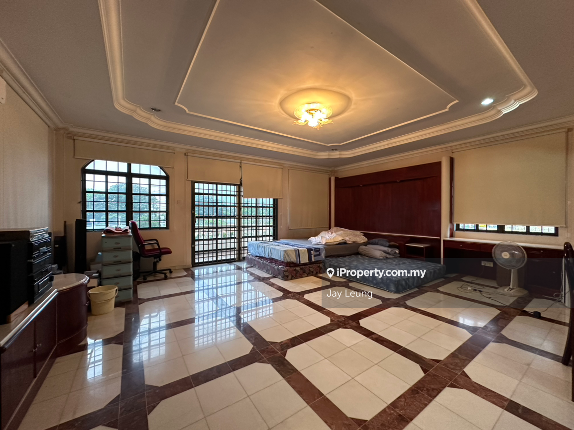 Bungalow House for Sale in Taman Golf, Ipoh by Jay Leung - iProperty.com.my