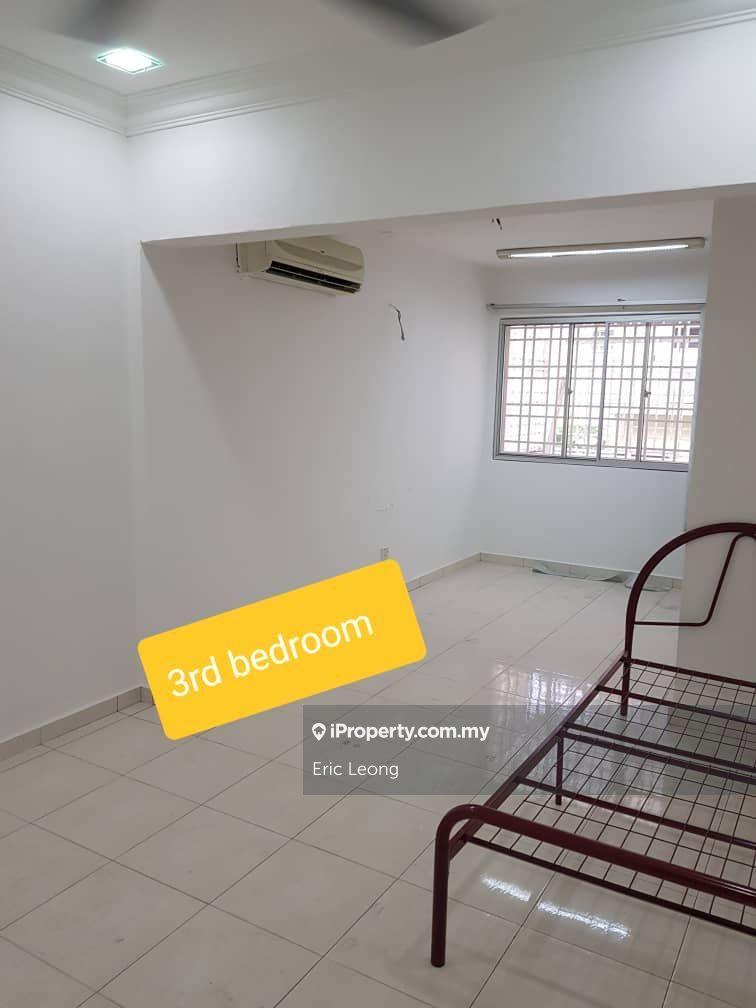 Rumah Berangkai 2 Tingkat untuk Dijual di Taman Lestari Putra, Seri Kembangan oleh Eric Leong - iProperty.com.my