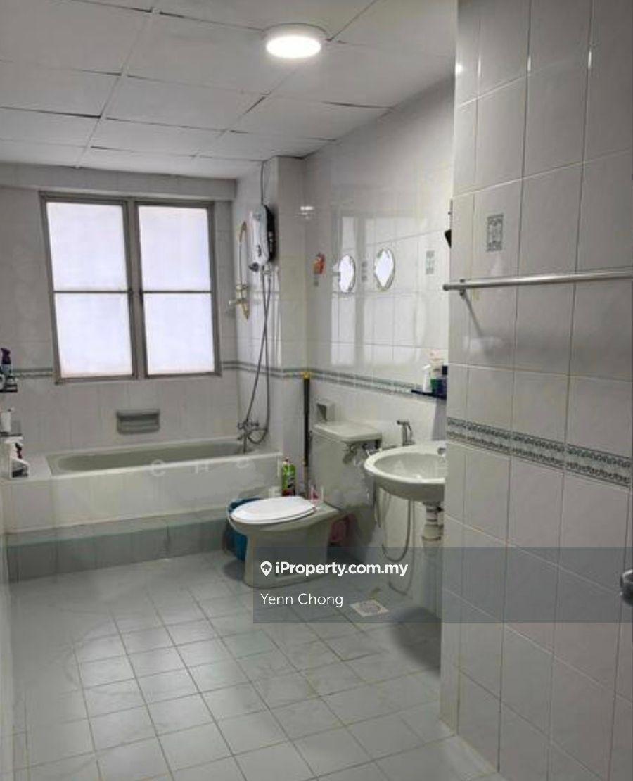 Condominium for Sale in Pantai Panorama Condominiums by Yenn Chong - iProperty.com.my