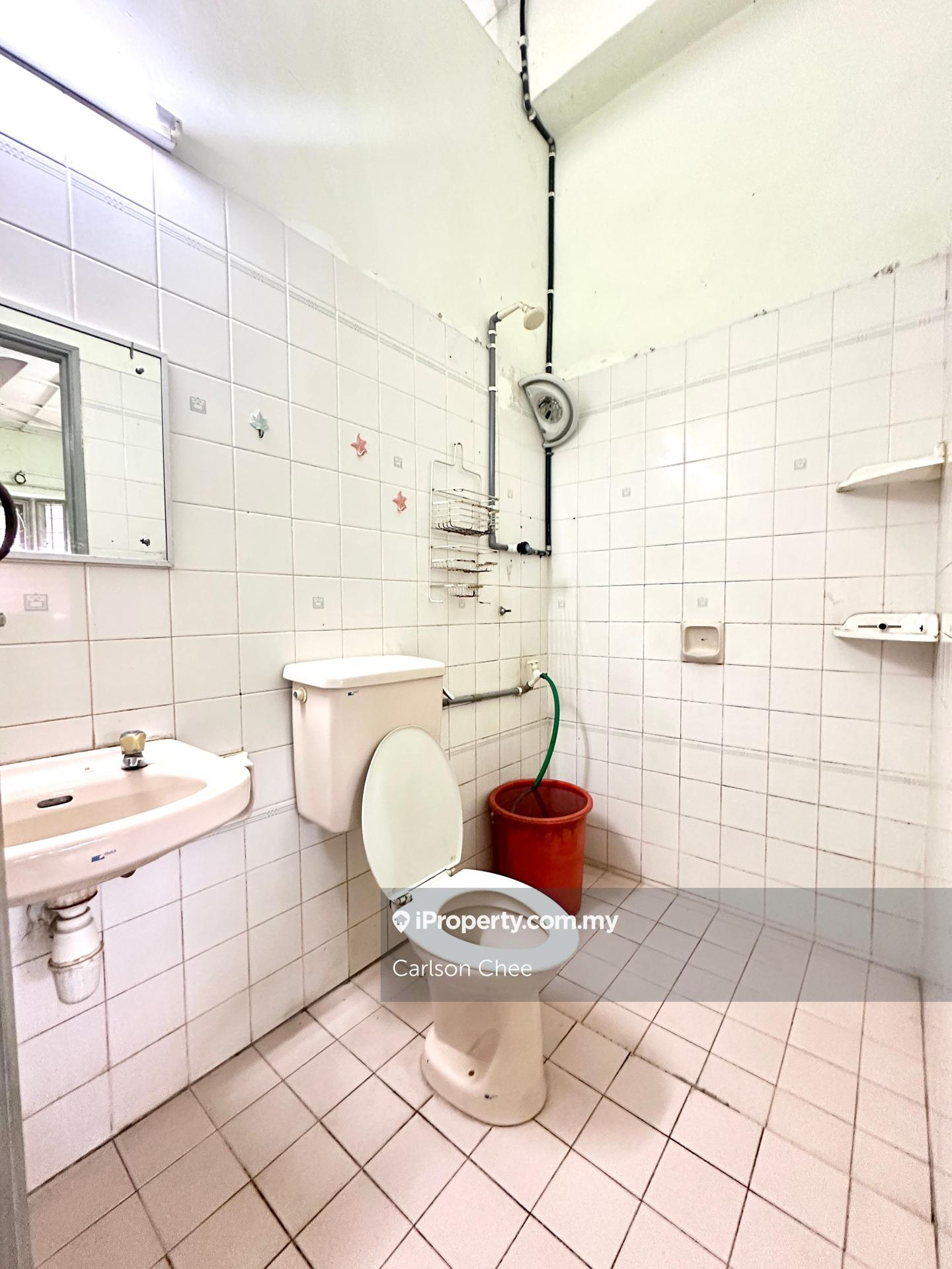 Rumah Berangkai 1.5 Tingkat untuk Dijual di Usj 2, Subang Jaya oleh Carlson Chee - iProperty.com.my