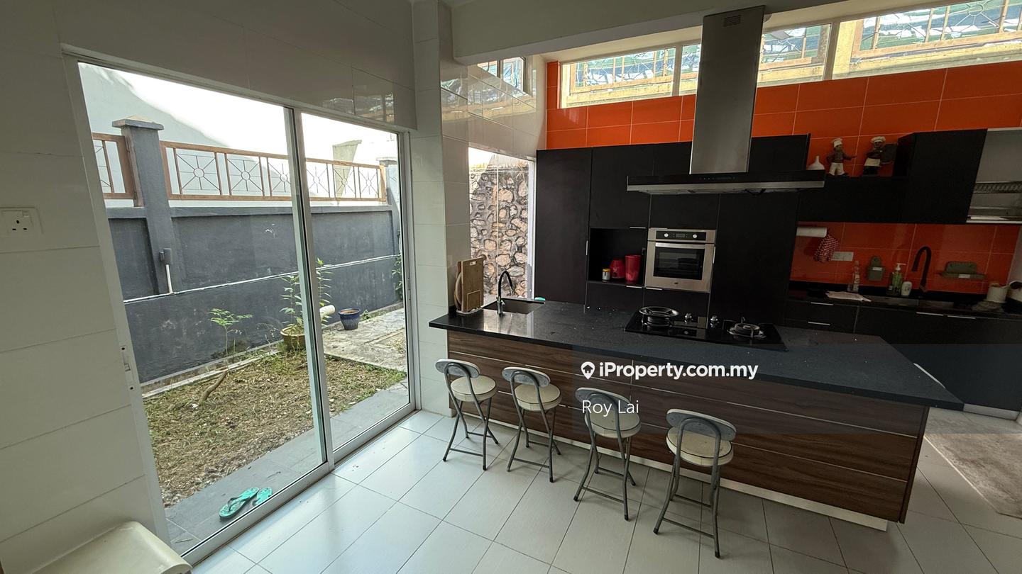 Rumah Berkembar untuk Dijual di Taman Alam Putra, Seri Kembangan oleh Roy Lai - iProperty.com.my