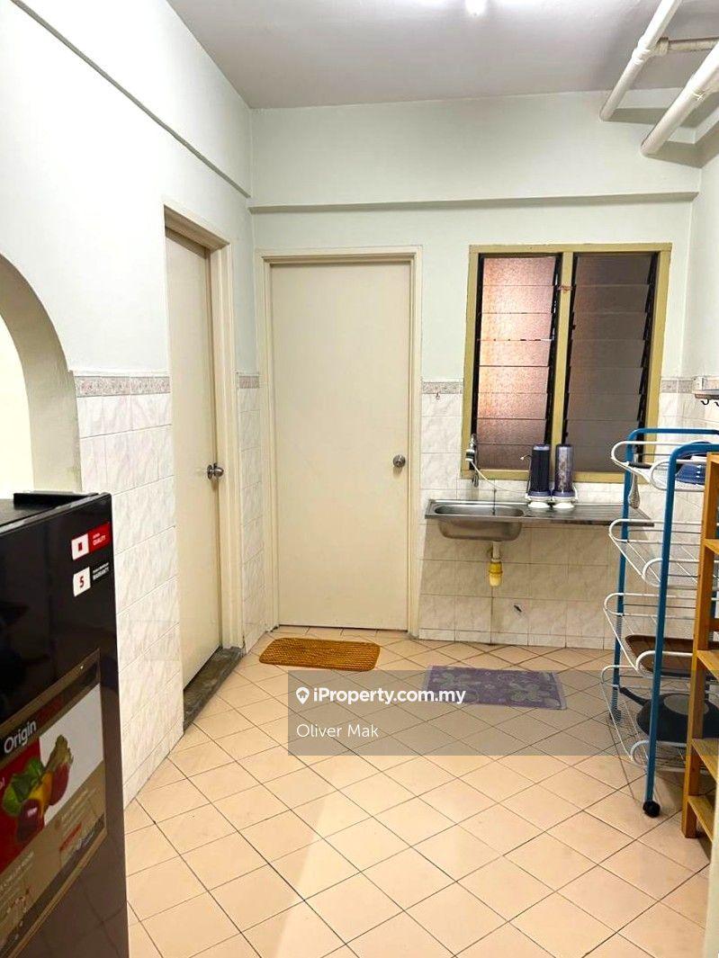 Condominium for Sale in Vista Komanwel A by Oliver Mak - iProperty.com.my