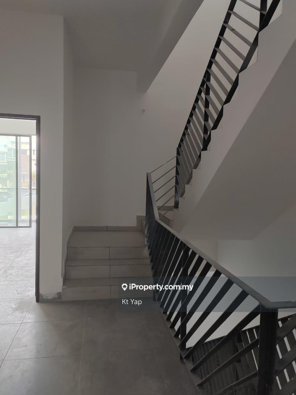 Rumah Berangkai 3 Tingkat untuk Dijual di Residensi Bukit Orkid, Orchid Hills, Cheras Batu 9, Cheras oleh Kt Yap - iProperty.com.my