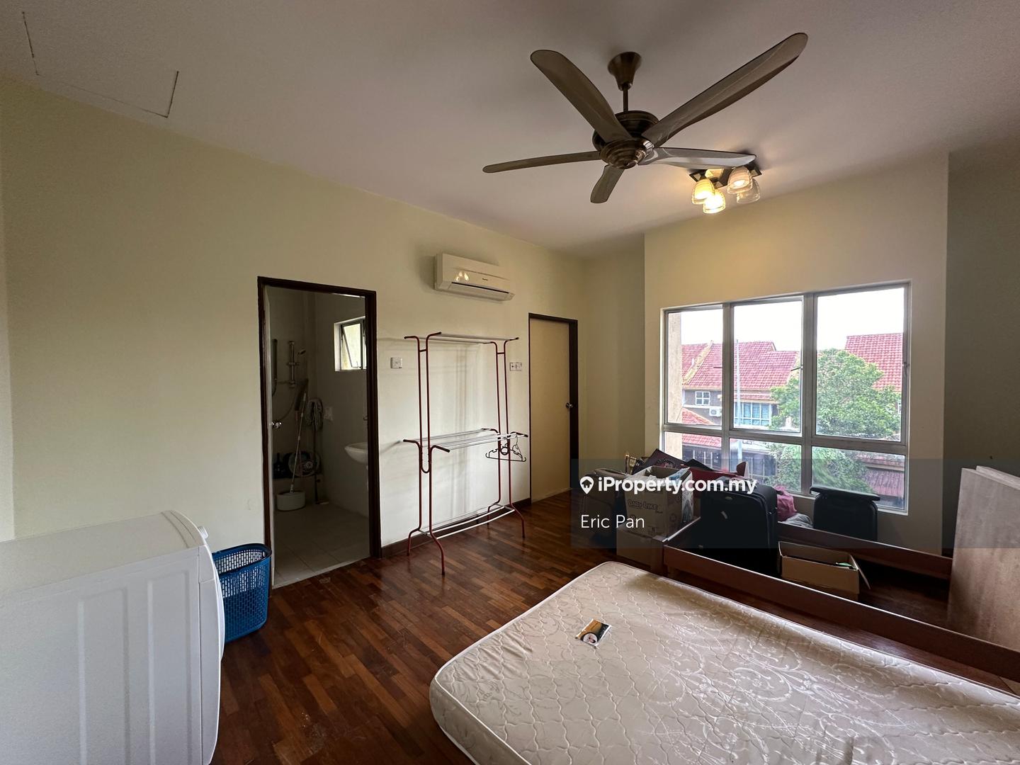 Rumah Berangkai 2.5 Tingkat untuk Dijual di Taman Prima Tropika, Taman Equine, Equine Park, Seri Kembangan oleh Eric Pan - iProperty.com.my