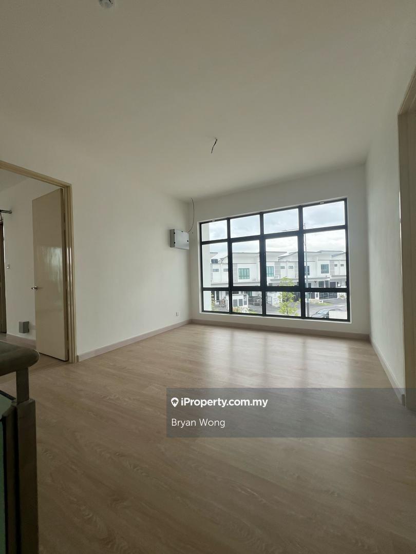 Rumah Berkembar untuk Dijual di Puncak Saujana Heights, Kajang oleh Bryan Wong - iProperty.com.my
