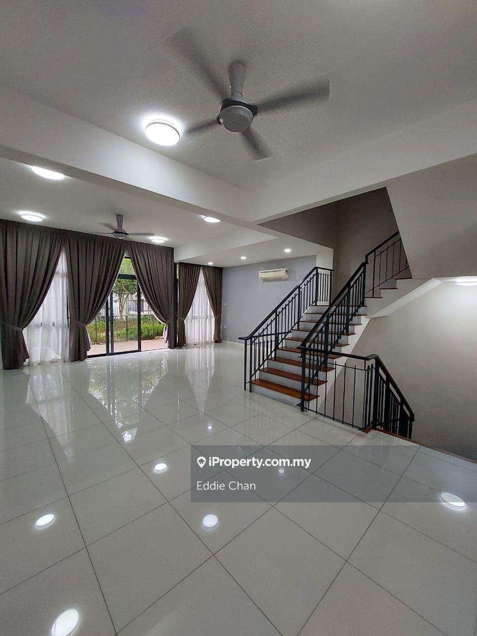 Rumah Berangkai 3 Tingkat untuk Dijual di 16 Quartz Courtyard Villa, Melawati oleh Eddie Chan - iProperty.com.my