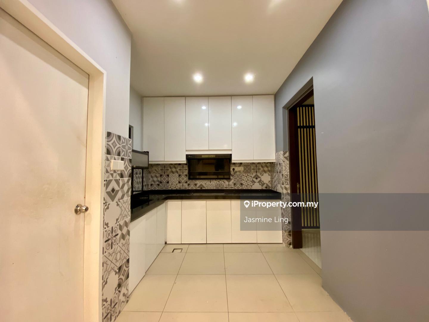 Residensi Servis untuk Dijual di 8 Kinrara oleh Jasmine Ling - iProperty.com.my