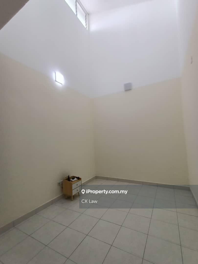 Rumah Teres untuk Dijual di Bandar Tasik Kesuma, Semenyih oleh CK Law - iProperty.com.my
