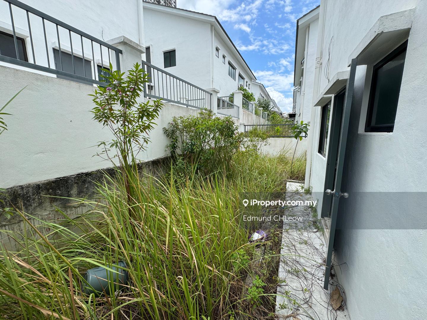 Rumah Berkembar untuk Dijual di Taman Anggun, Rawang oleh Edmund CHLeow - iProperty.com.my