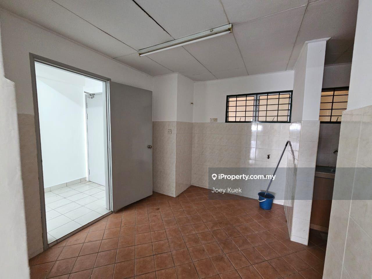 Condominium for Sale in La Vista Condominiums by Joey Kuek - iProperty.com.my