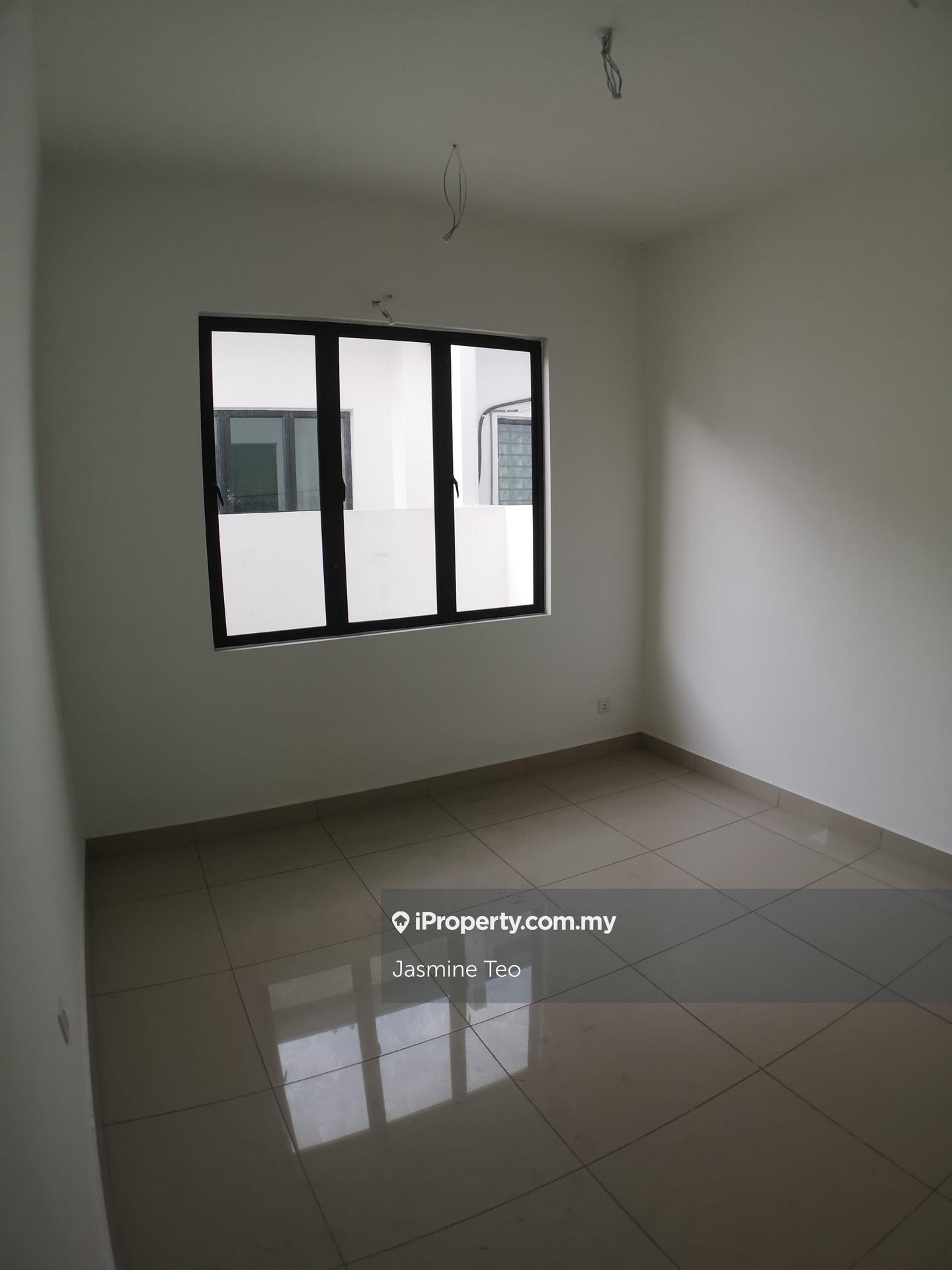 Rumah Berkembar untuk Dijual di Setia Utama 1, Setia Alam oleh Jasmine Teo - iProperty.com.my