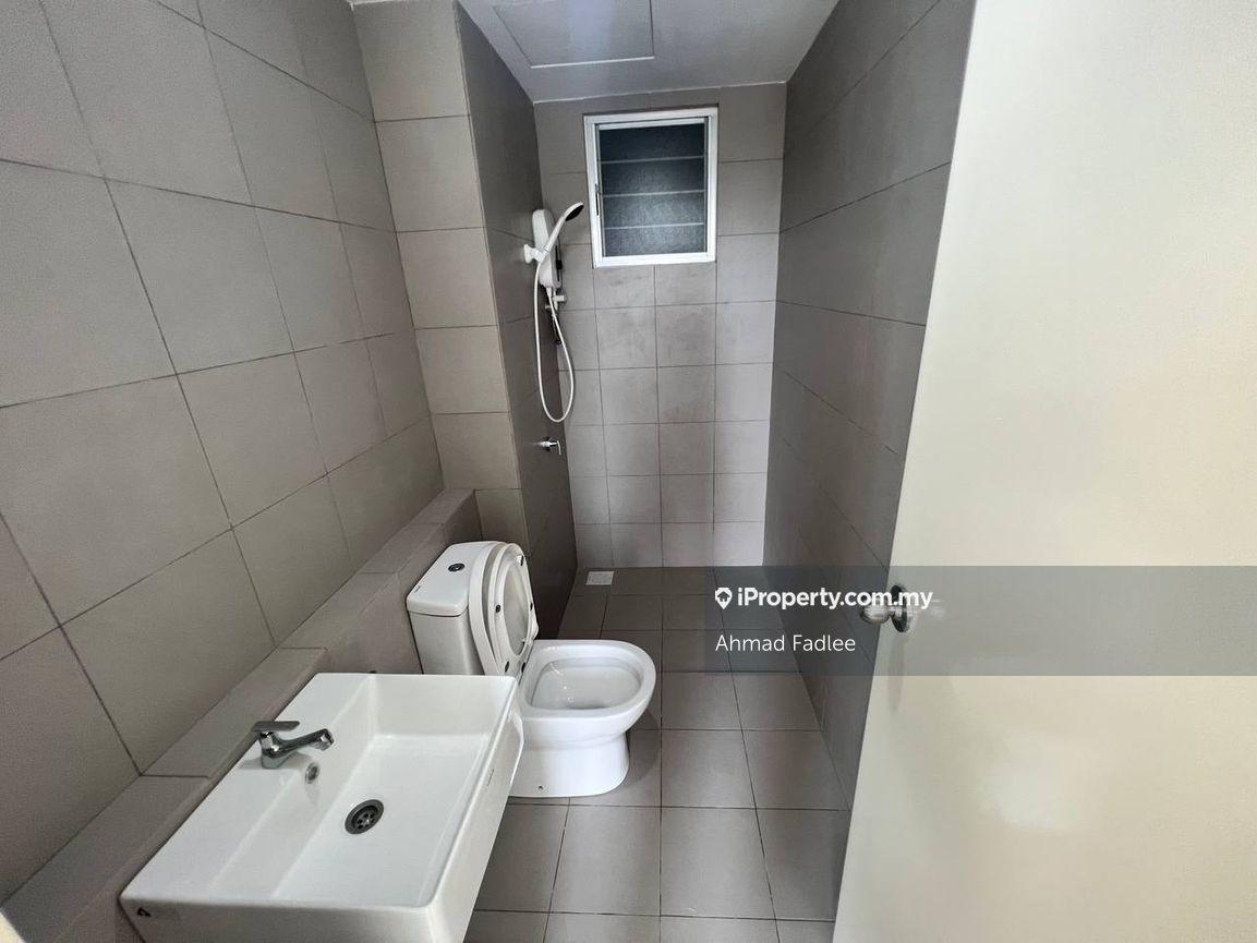 Condominium for Sale in Lakefront Homes by Ahmad Fadlee - iProperty.com.my
