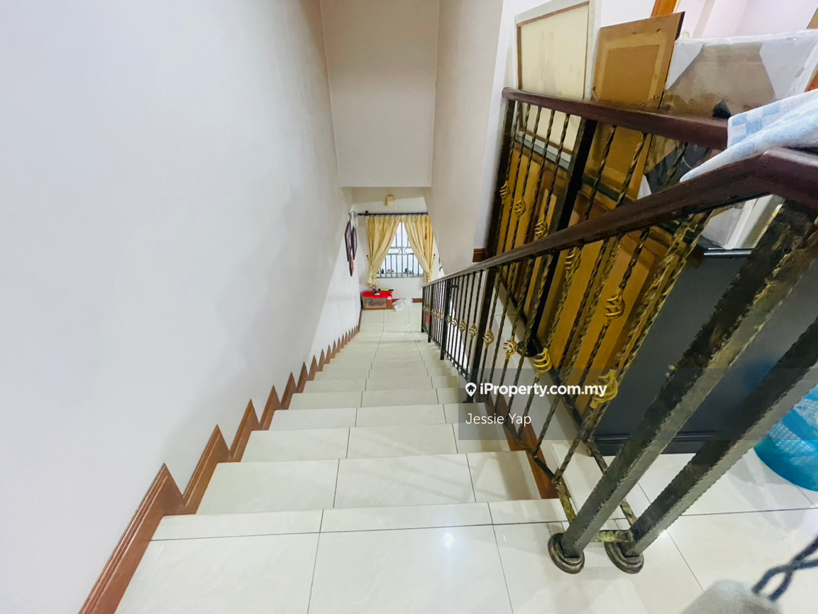 Semi-Detached House for Sale in Taman Bukit Serdang, Seri Kembangan by Jessie Yap - iProperty.com.my