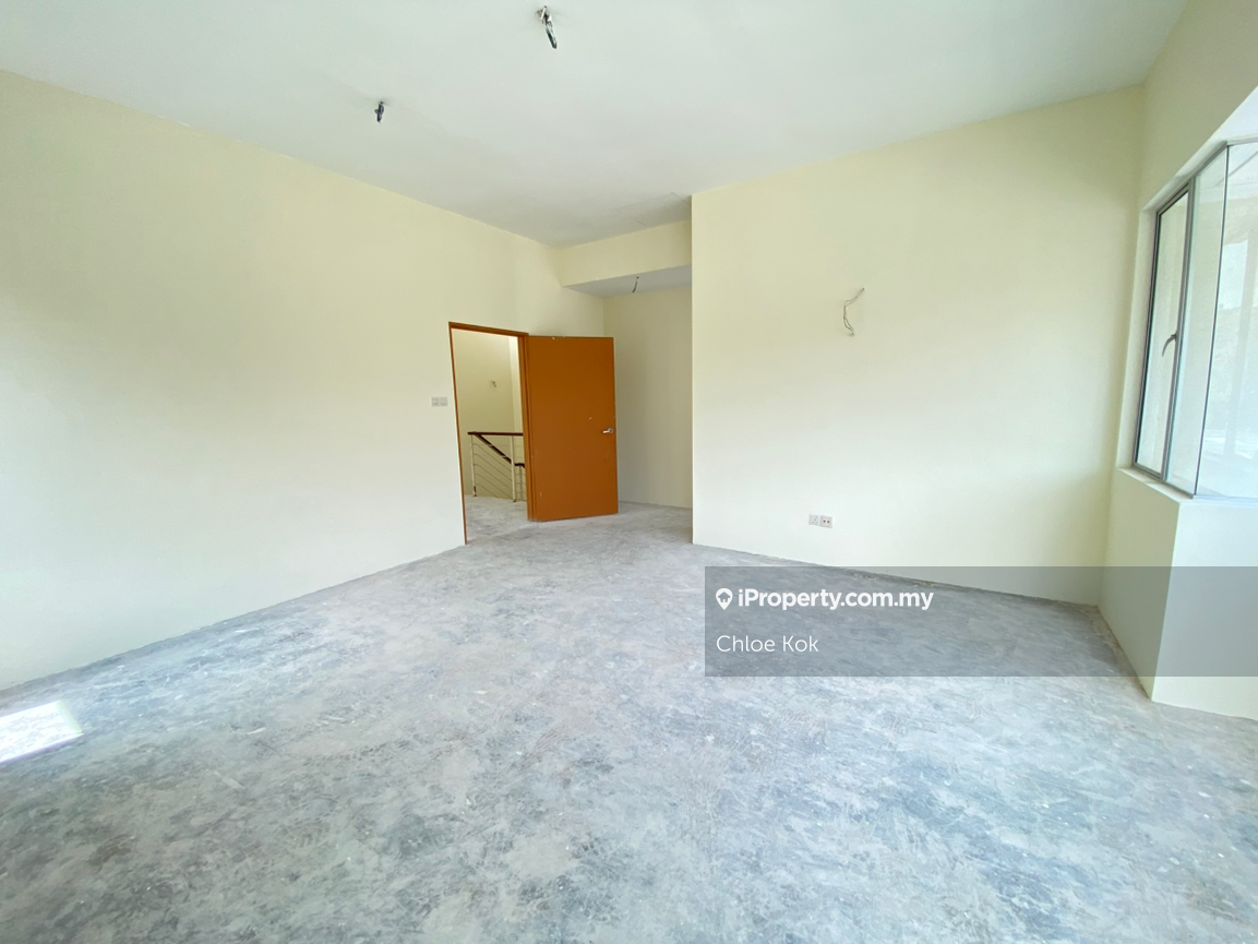 Semi-Detached House for Sale in Taman Anggun, Rawang by Chloe Kok - iProperty.com.my