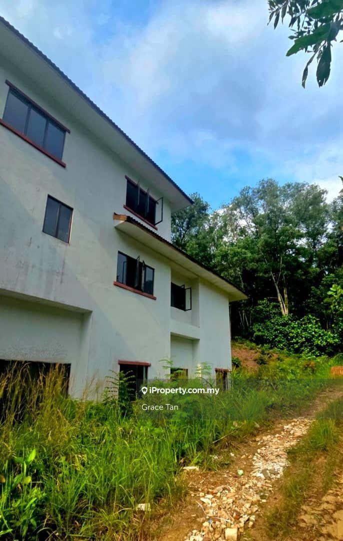 Banglo Tanah untuk Dijual di Taman Equine, Seri Kembangan oleh Grace Tan - iProperty.com.my