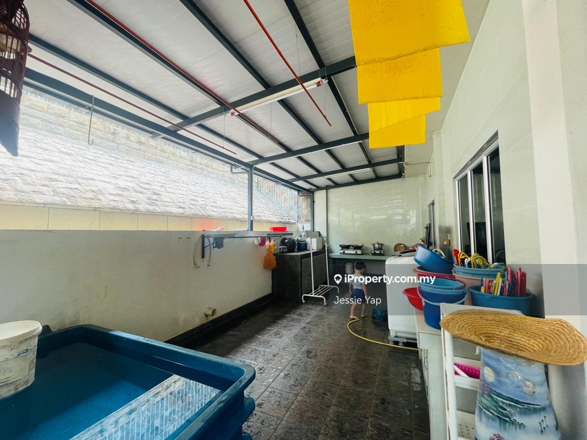 Semi-Detached House for Sale in Taman Bukit Serdang, Seri Kembangan by Jessie Yap - iProperty.com.my