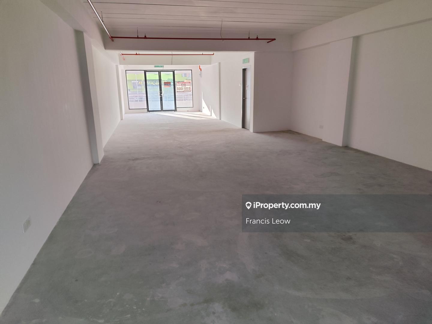 Shop for Rent in Bandar Country Homes, Rawang by Francis Leow - iProperty.com.my