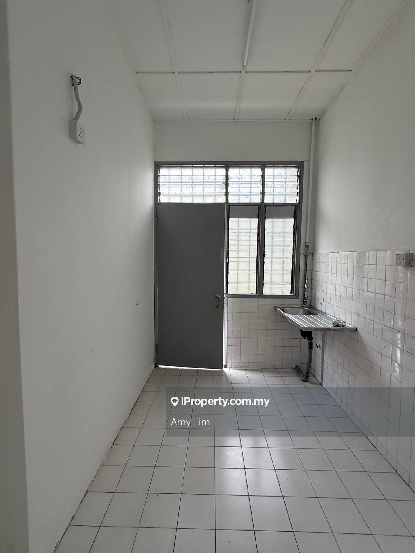 Rumah Berangkai 1 Tingkat untuk Dijual di Taman Alam Megah, Shah Alam oleh Amy Lim - iProperty.com.my