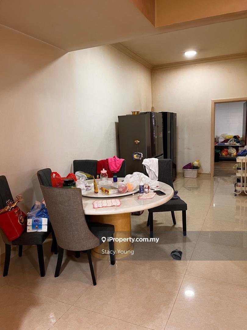 Rumah Berangkai 3 Tingkat untuk Dijual di Taman Taming Indah 2, Bandar Sungai Long oleh Stacy Young - iProperty.com.my