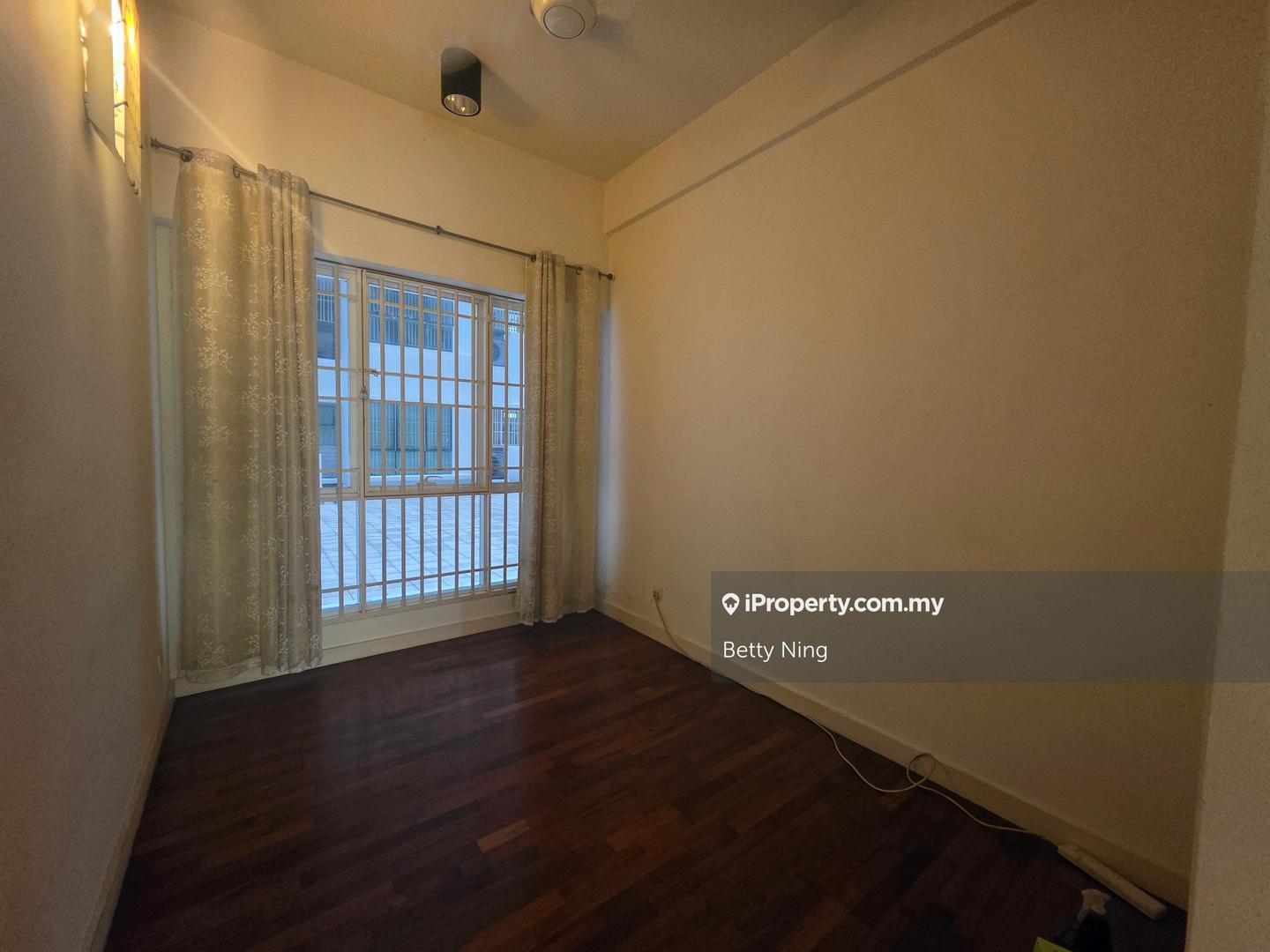 Service Residence for Sale in Sinaran TTDI by Betty Ning - iProperty.com.my