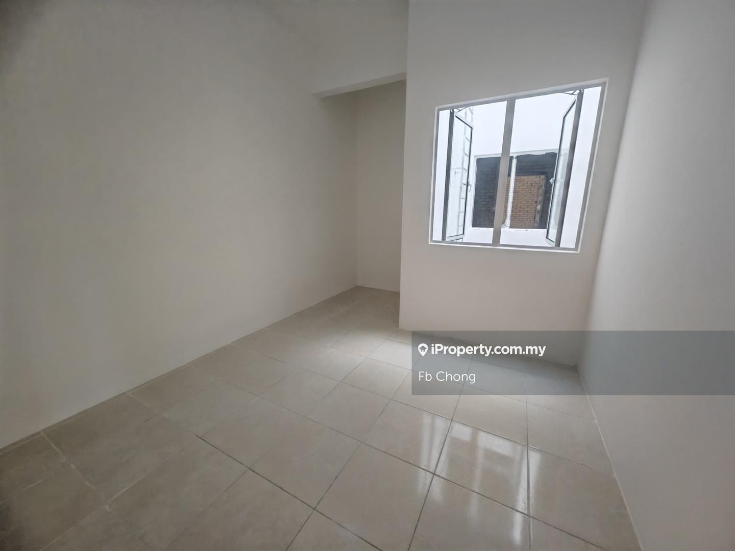 Rumah Bandar untuk Dijual di Desa Pinggiran Bayu, Mantin oleh Fb Chong - iProperty.com.my