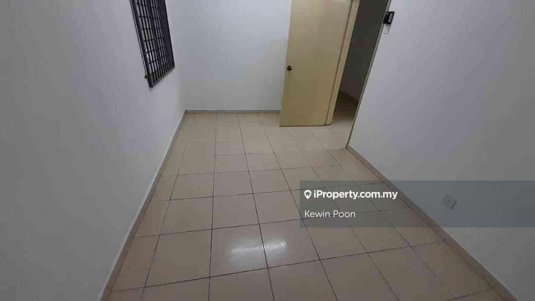 2-storey Terraced House for Sale in Bandar Country Homes, Rawang by Kewin Poon - iProperty.com.my