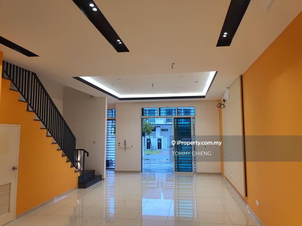 Rumah Berangkai 2 Tingkat untuk Dijual di Eco Majestic, Semenyih oleh TOMMY CHIENG - iProperty.com.my