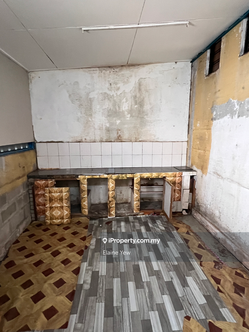 Rumah Berangkai 2 Tingkat untuk Dijual di Taman Dagang, Ampang oleh Elaine Yew - iProperty.com.my