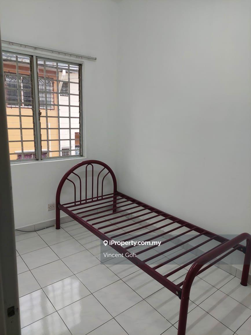 Rumah Berangkai 2 Tingkat untuk Dijual di Taman Lestari Putra, Seri Kembangan oleh Vincent Goh - iProperty.com.my