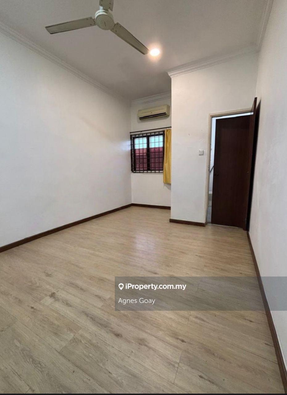 Rumah Berangkai 2 Tingkat untuk Dijual di Taman Desa Cemerlang, Ulu Tiram oleh Agnes Goay - iProperty.com.my