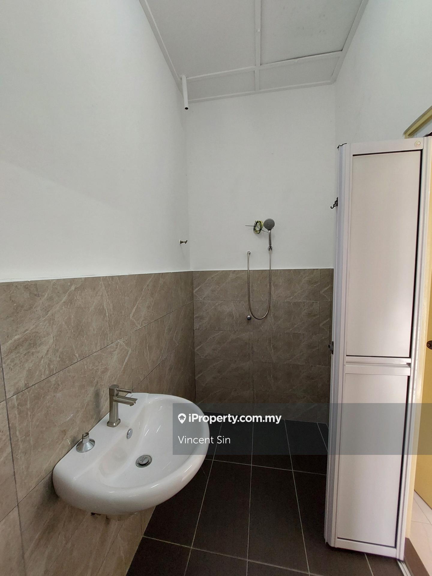 Rumah Berangkai 2 Tingkat untuk Dijual di Puchong Intan, Puchong oleh Vincent Sin - iProperty.com.my