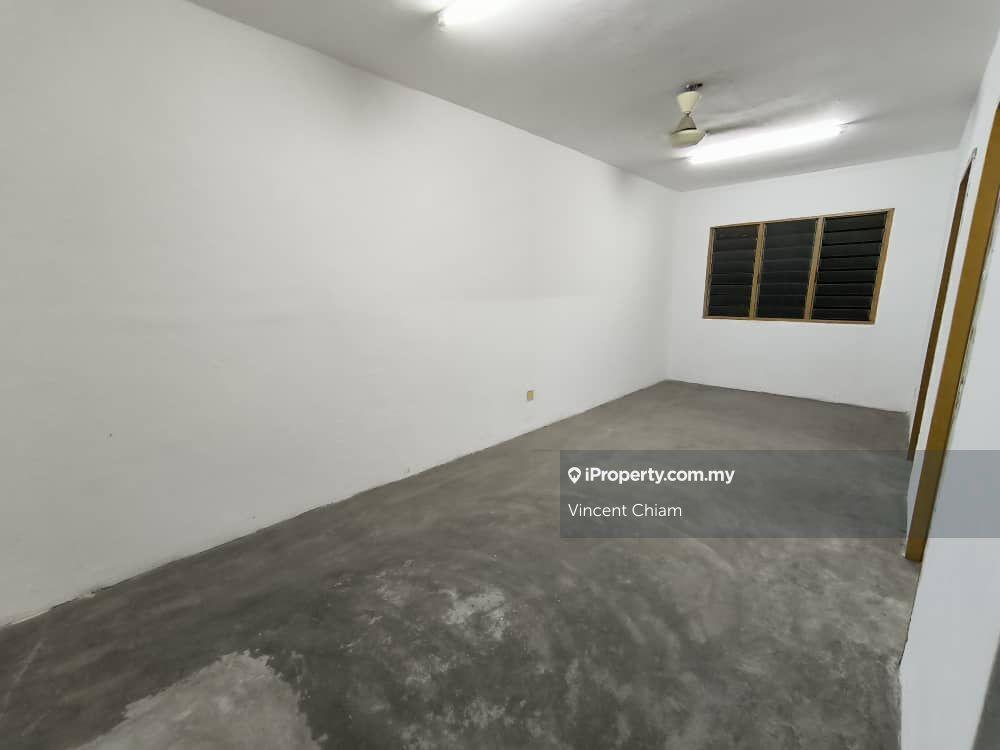 Rumah Pangsa untuk Dijual di Lestari Apartment oleh Vincent Chiam - iProperty.com.my