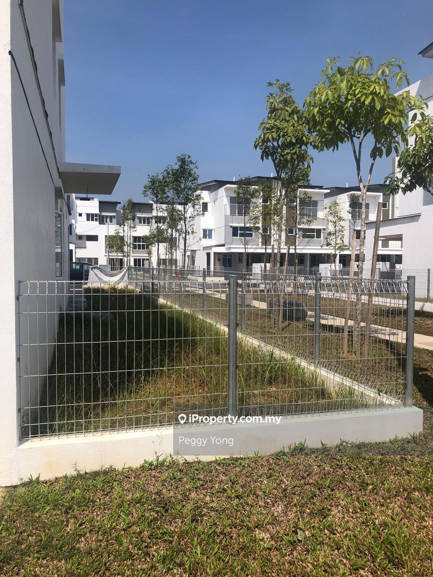 Townhouse for Sale in Taman Platinum Residence, Dengkil by Peggy Yong - iProperty.com.my