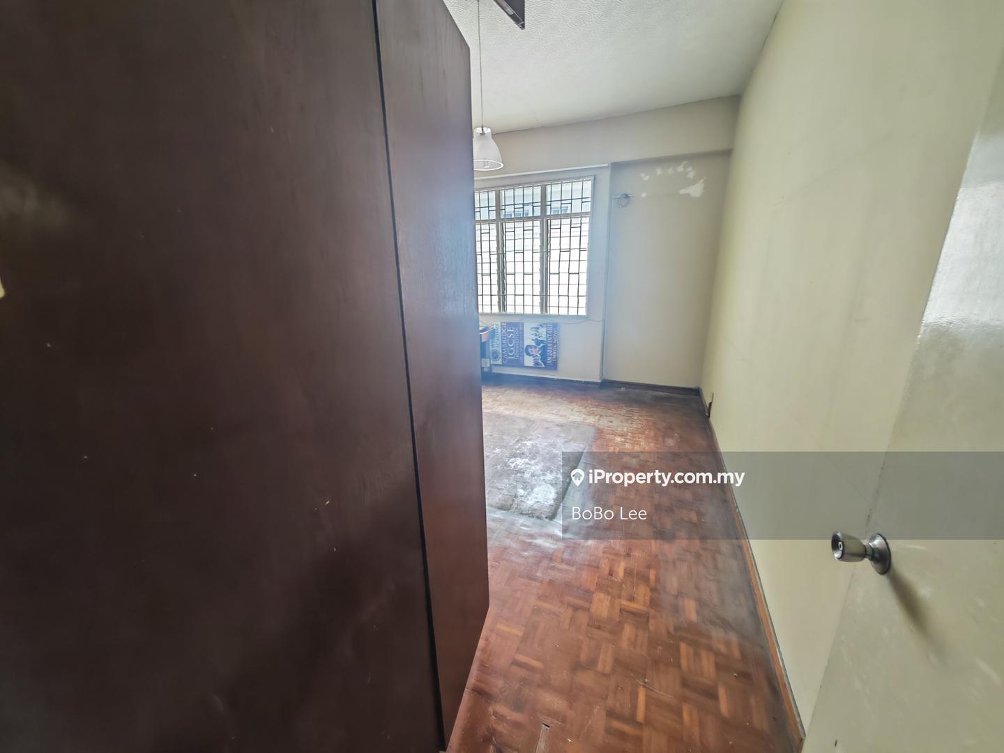 Rumah Berangkai 2 Tingkat untuk Dijual di dvdqz, Jalan Klang Lama (Old Klang Road) oleh BoBo Lee - iProperty.com.my