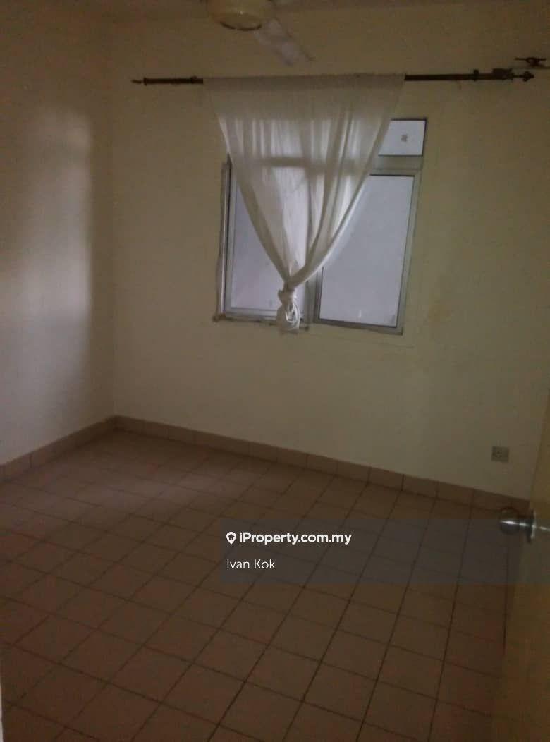 Condominium for Sale in Perdana Exclusive by Ivan Kok - iProperty.com.my