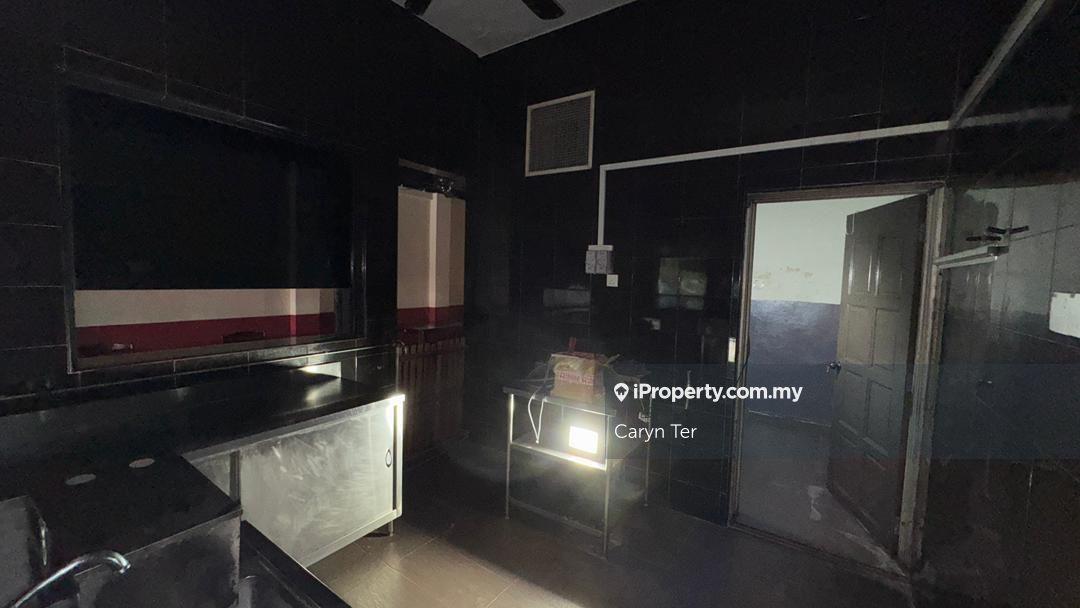 Kedai untuk Disewa di Taman Ungku Tun Aminah, Skudai oleh Caryn Ter - iProperty.com.my