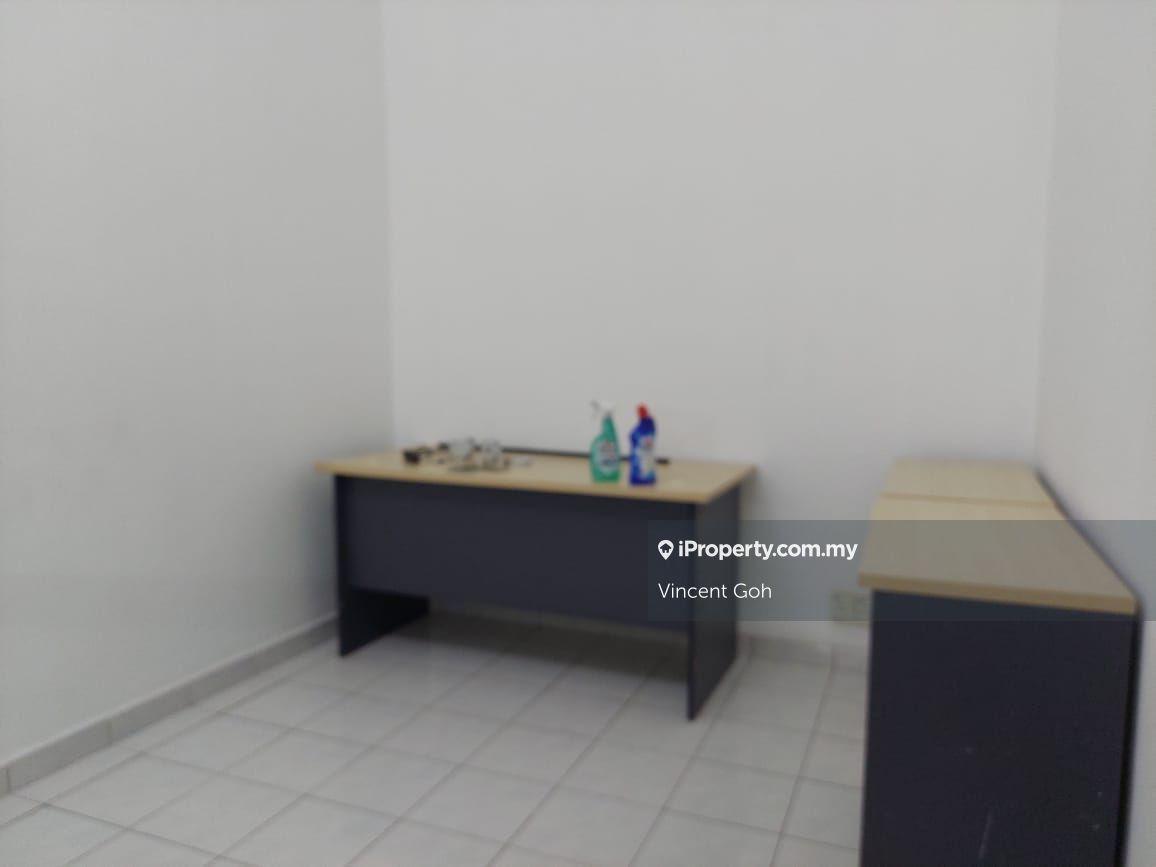 Rumah Berangkai 2 Tingkat untuk Dijual di Taman Lestari Putra, Seri Kembangan oleh Vincent Goh - iProperty.com.my