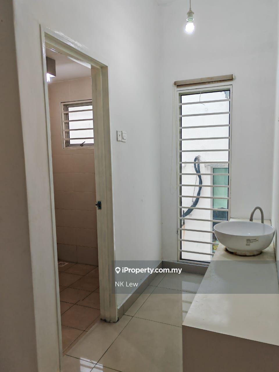 Condominium for Sale in Bayan Villa, Seri Kembangan by NK Lew - iProperty.com.my